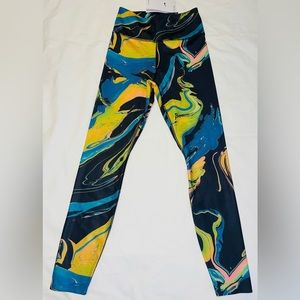 NWT- Nike One Luxe Aurora Womens Mid Rise 7/8 Marbled Leggings XS Multi-Color